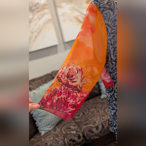 Colorful Floral Tunic - Picture 2 of 4